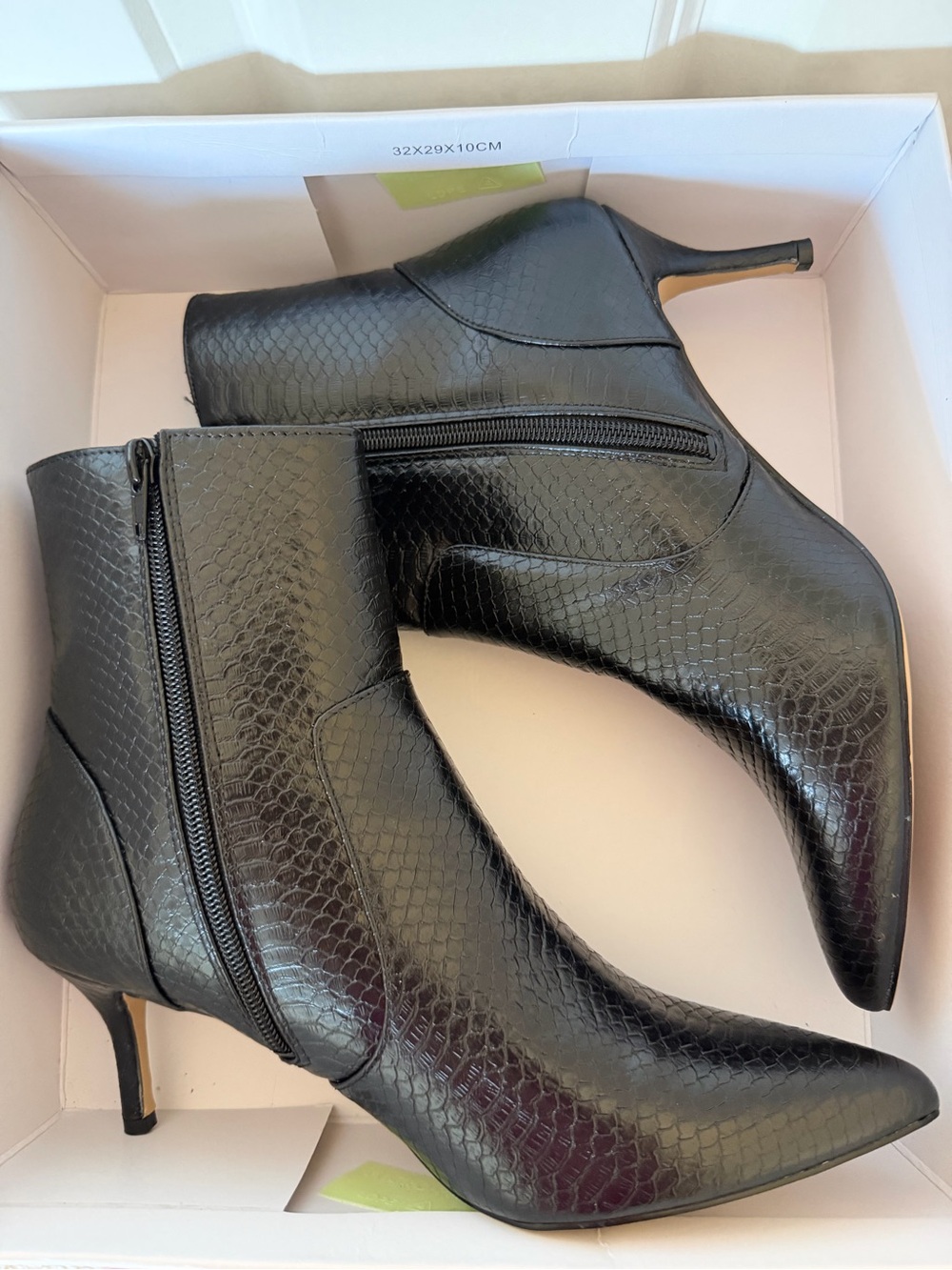 Rebecca Minkoff Pointed Toe Black Snake-Embossed Ankle Boots size 9.5 - Picture 2 of 6